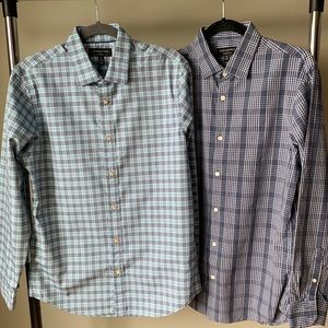 Lot of 2 men’s button down shirts, size medium